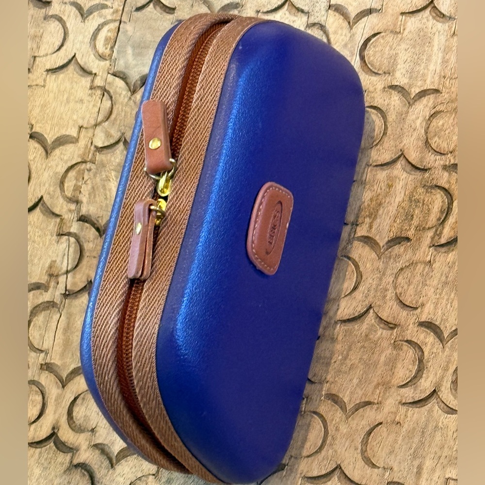 Bric's Hardshell Toiletry Case - image 7